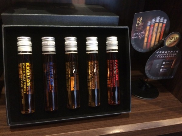カバラン　KAVALAN 試験管10種 カバラン ウイスキー 試験管10種 飲料・酒
