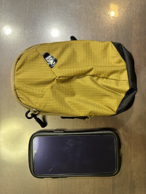 楽天市場】登山 スマホ ポーチ 6.7インチ リュック 取り付け