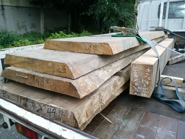 千葉県八街材木置き場台風9号被害 材木の製材と乾燥にこだわる材木屋 千葉県八街材木置き場からのメッセージ