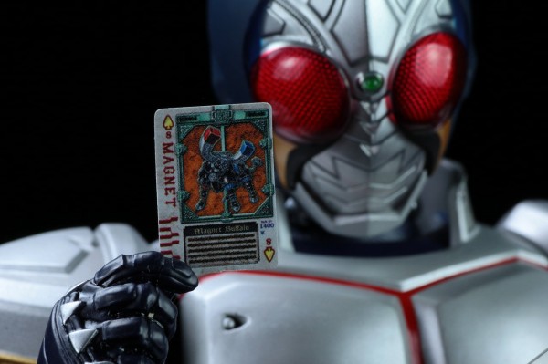 RAH DX 仮面ライダーブレイド レビュー : たごさくライダー写真館