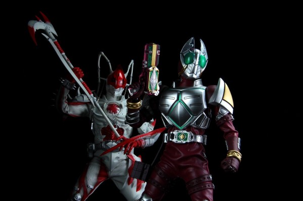 RAH アルビノジョーカー レビュー : たごさくライダー写真館