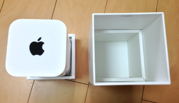 新しい AirMac Extreme を購入！ 大きさは？質感は？ 〜開封の議