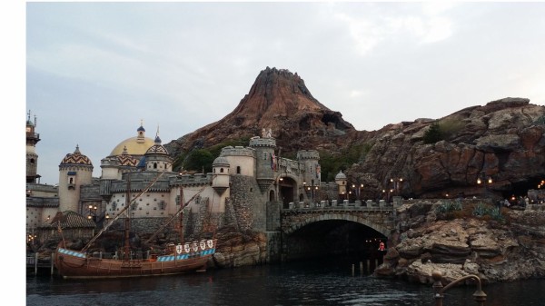 センター オブ ジ アース ジェットコースターは怖くない どーも キョロ充でございます