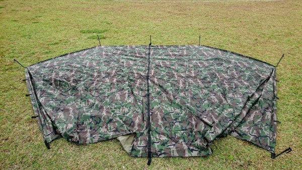 Aqua Quest Defenderタープのステルス張り : DEBUSキャンプ（ゆるゆる