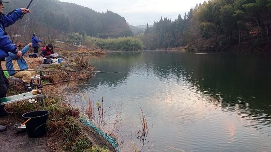 ワカサギ釣り 布目ダム18 12 23 釣りにつられて