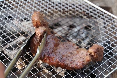 塊 かたまり 肉を上手に焼いて 男の威信を高めようではないか キャンプ場とキャンプ道具を狭く深く語るブログ 略して セマフカ