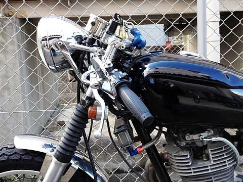 SR400 Lucasヘッドライト入れました！ : ツカサ3AM