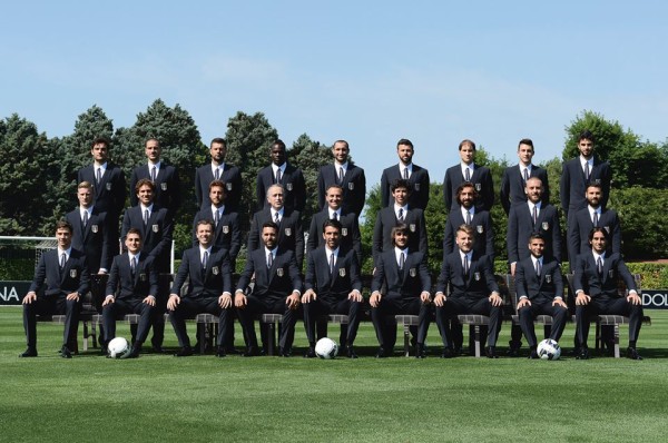 バケツ 方法 寄託 サッカー イタリア 代表 スーツ ブランド 感情 通信する 翻訳する