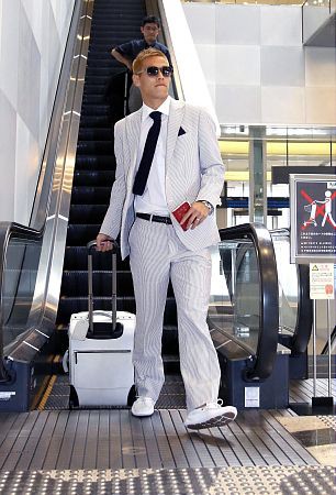 サッカー日本代表とスーツブランドダンヒルの歴史 サラリーマンのスーツ 着こなし術