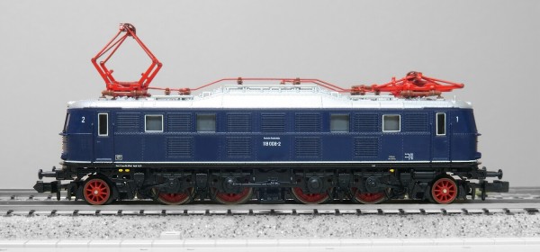 アーノルド製 ＤＢ（ドイツ） Ｅ１９ 12 急行型電気機関車　一部車台外れあり Amazon.co.jp: アーノルド製 DB（ドイツ） E19 12 急行型電気機関