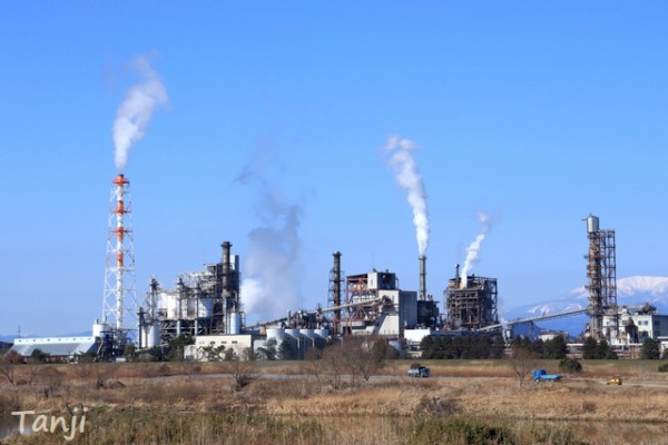 阿武隈川沿いの製紙工場と蔵王連峰の風景 岩沼市 仙台人が仙台観光をしているブログ