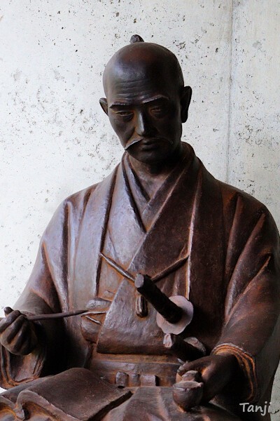 しばたの郷土館」に保管されている【伊達政宗騎馬像石膏原型】の政宗公