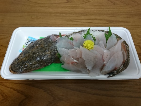 酒田地酒 上喜元と肴は酒田市の菅原鮮魚の庄内産のマゴチの刺身 丹醸 スペペ 飲料マニアと雑学帝王