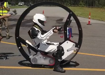 これぞ未来の乗り物だ モノホイールバイクの実用化を早くしてほしい 海外の反応 Qqq 海外の反応 これぞ未来の乗り物だ モノホイールバイクの実用化を早くしてほしい 海外の反応 Qqq 海外の反応