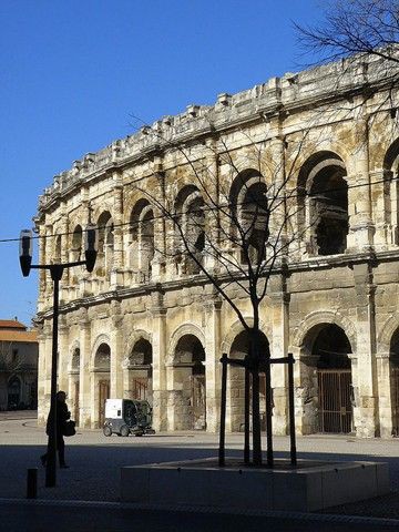 仏南西部チマチマ旅行 デニム発祥の地には古代ローマの風が吹く １ 異邦人の食卓