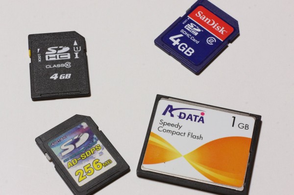 旧記録メディア Sd Cf のベンチマーク結果 デジカメと リスと小鳥と 時々その他