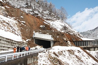 国道３５３号線の十二峠が通行止め クラブアルペン情報局