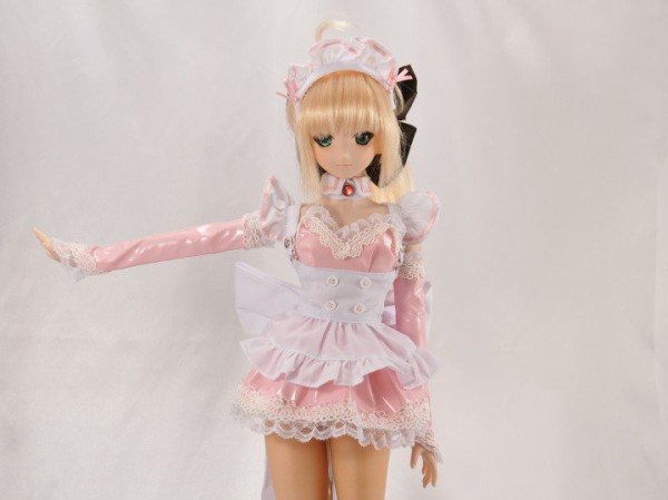 DDリリィ エナメルメイド服（ピンク） : 自由な色で広げたい