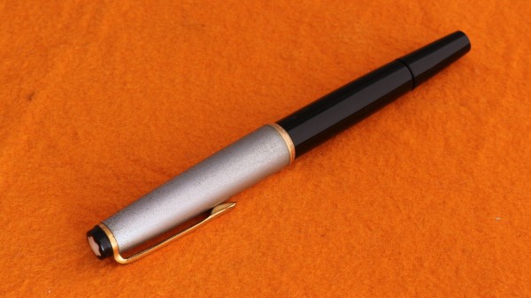 montblanc モンブランシルバーとグリーン　No.32 キャップ式万年筆 montblanc モンブランシルバーとグリーン No.32 キャップ式万年筆