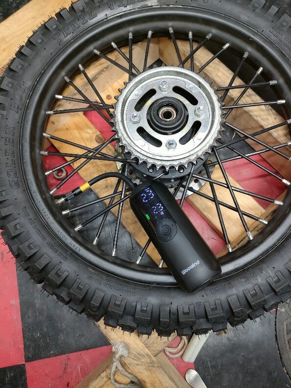 ハンターカブ　シンコータイヤ　3.00/17　新品2本セット　チューブ付き ハンターカブ シンコータイヤ 3.00/17 新品2本セット チューブ