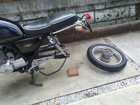 GB250 クラブマン 自分でやるタイヤ交換 : 自分でやるDIYの生活