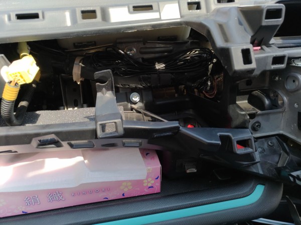 アクア バルクヘッド 車内 追記 デッドニング テクの独り言