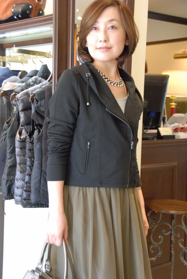 チュールスカートとライダースジャケットの甘辛ミックス お洒落な大人のセレクトショップ 桑名ｌａｖｅｎｄｅｒ