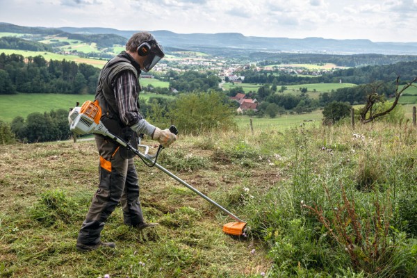 STIHL 新製品 FS 235 発売しました☆ : 石川県 STIHL SHOP GROWiNG(グローイング).blog