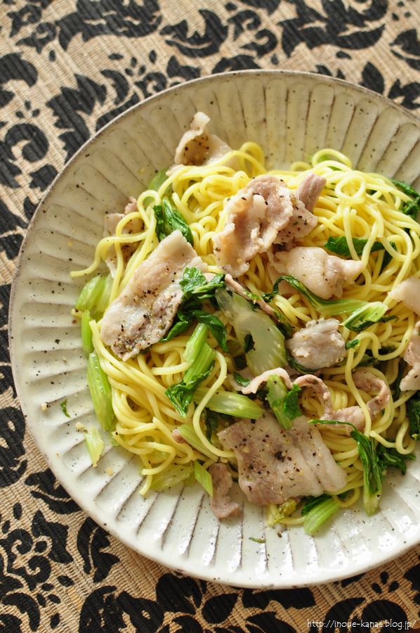 夏休みランチに レンジでok 豚バラセロリの塩レモン焼きそば と昨日の晩ごはん 枝豆かスナップエンドウか悩むオット 井上かなえオフィシャルブログ 母ちゃんちの晩御飯とどたばた日記 Powered By ライブドアブログ