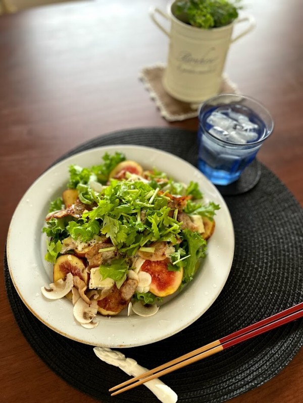 昨日は晩ごはんを作らなくてもいい日だったので という話と 読売ファミリーでコラム連載スタートしました 井上かなえオフィシャルブログ 母ちゃんちの晩御飯とどたばた日記 Powered By ライブドアブログ