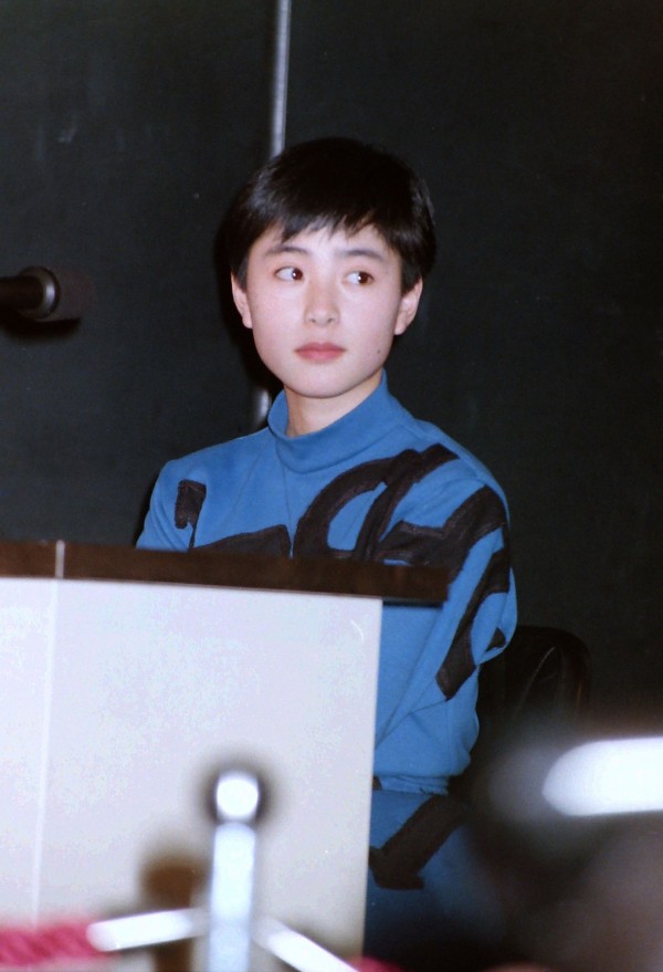 あの深津絵里ちゃんが デビュー当時はパンチラ狙いのアイドルだったなんて 世紀アイドル写真館