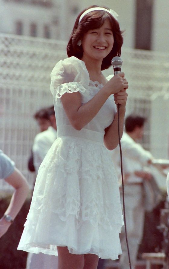 岡田有希子３ 世紀アイドル写真館