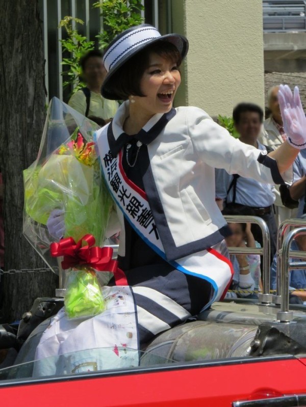 14年横浜開港記念みなと祭国際仮装行列第62回ザよこはまパレード その９ 横浜観光コンベンション ビューロー 横浜観光親善大使 玉城 ちひろ 非日常的まったり通信