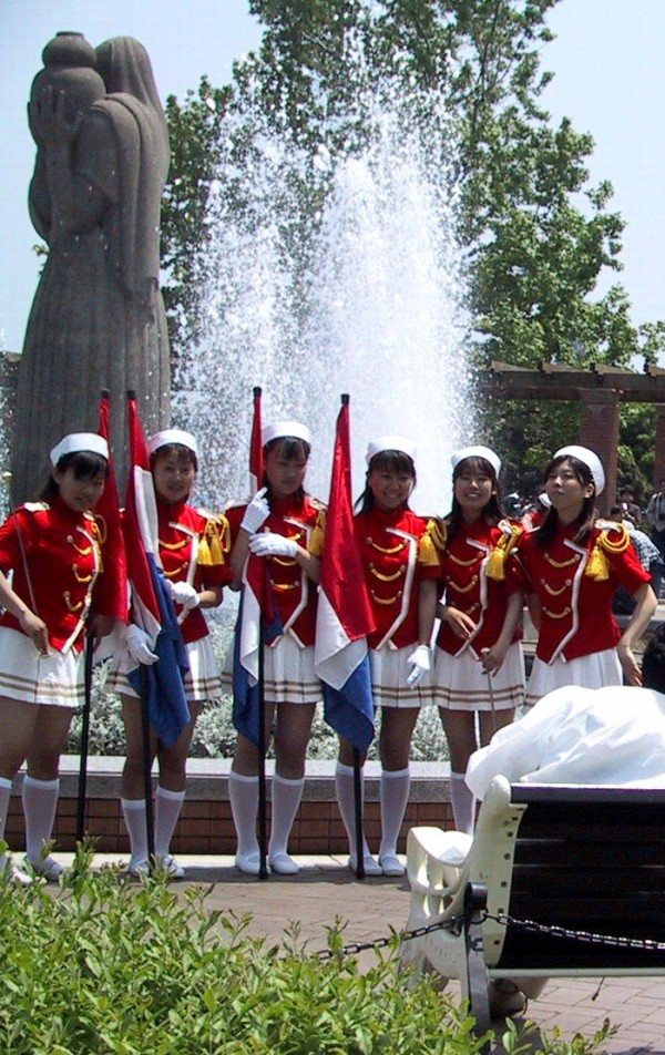 01年 横浜開港記念みなと祭 国際仮装行列 第49回 ザ よこはまパレード その９ 法政大学女子高等学校バトントワラー部編 非日常的まったり通信