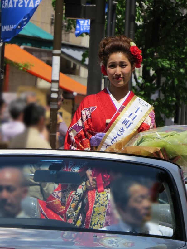 15年横浜開港記念みなと祭国際仮装行列第63回ザよこはまパレード その２３ 横浜観光コンベンション ビューロー 十日町きもの女王 田中菜々子 非日常的まったり通信