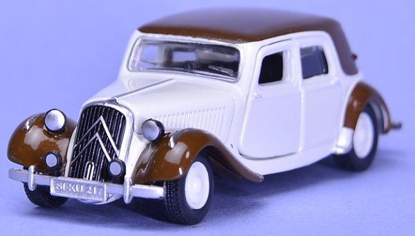 シトロエン15 Six\"トラクシオン　アヴァン\" 1/24 プラモデル シトロエン15 Six