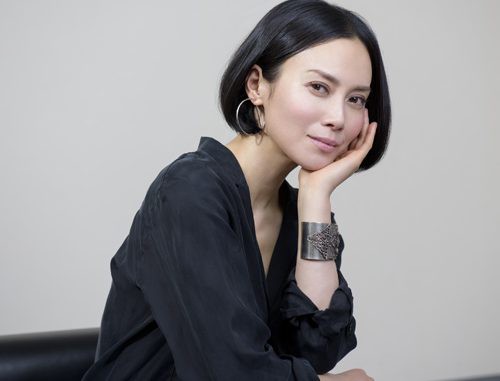 中谷美紀 幸せオーラ全開のオフショット 芸能バタフライ