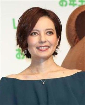 ベッキー体形くっきりなアンドロイド姿に 胸盛りすぎじゃね 芸能バタフライ ベッキー体形くっきりなアンドロイド姿に 胸盛りすぎじゃね 芸能バタフライ