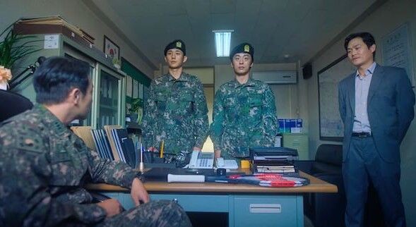 新兵に電気ショック 韓国ドラマ D P いじめシーンが リアルすぎる Terracehouse Lovelog 新兵に電気ショック 韓国ドラマ D P いじめシーンが リアルすぎる Terracehouse Lovelog