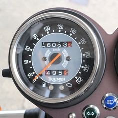 ボンネビル スピードメータ修理 : シャフトドライブ生活
