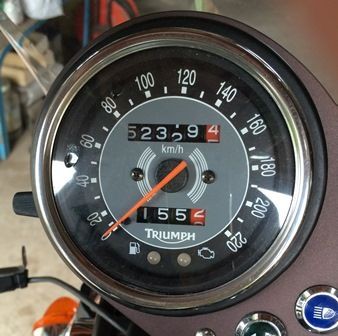 Triumph ボンネビルスピードメーター メーターパネルプロテクションフィルム & 作業用ツールセット