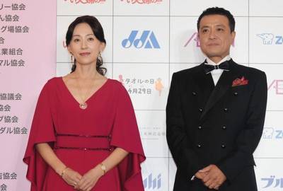 中山秀征 白城あやか夫妻が結婚式以来１９年ぶりツーショット 心の中が嵐の時も みんみん芸速 W