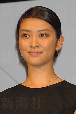 やっと代表作ができる 武井咲が演じる悪女ぶりが意外に好評 黒革の手帖 みんみん芸速 W