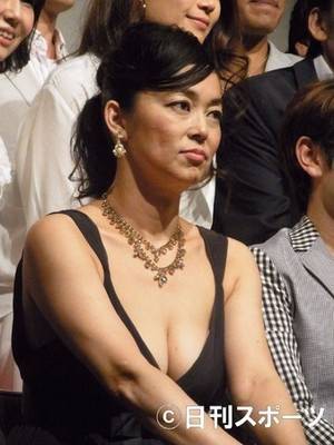 中島知子　黒扉 中島知子の収入源は写真集…ＡＶオファーあるけれど : みんみん芸速(*・ω・*)