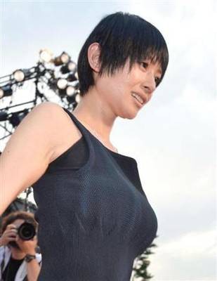 真木よう子 衝撃の ｆ 告白 ドラマで走るたびに大きく揺れると話題 みんみん芸速 W