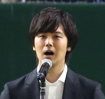 三浦祐太朗 三浦友和 百恵さん長男 祐太朗 グレる二世は 本当にダサい 母の 料理 に苦言も みんみん芸速 W 三浦祐太朗 三浦友和 百恵さん長男 祐太朗 グレる二世は 本当にダサい 母の 料理 に苦言も みんみん芸速 W