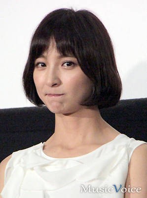 篠田麻里子の 三つ編みおさげ が斬新と話題 ショートボブとは異なる魅力 みんみん芸速 W 篠田麻里子の 三つ編みおさげ が斬新と話題 ショートボブとは異なる魅力 みんみん芸速 W