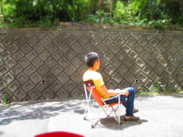 タフな作りで疲れないスモールキャンパーズチェア【ロースタイル