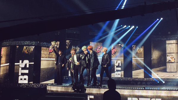 12/11 MUSIC BANK1位獲得！！☆防弾少年団・BTS : NO防弾少年団