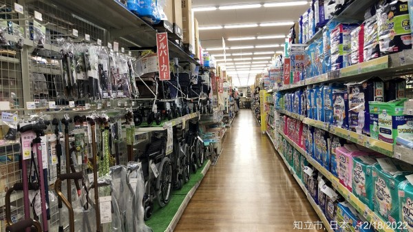 ホームセンターコーナン知立店 知立市長篠町 地域最大級の品揃え ギャラリエアピタの裏にある 大型ホームセンター かわうそ だもんで